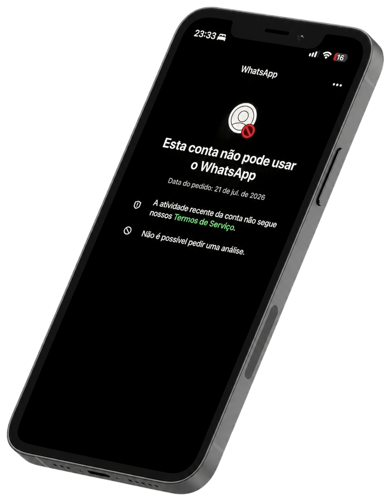 Celular exibindo o aviso do WhatsApp de que a conta não pode usar o aplicativo, com a informação de que não é possível pedir uma análise.